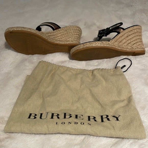 Authentic Burberry Wedges (Comes with Bag) - EU 37/US 6.5 Great Condition! - Picture 4 of 4